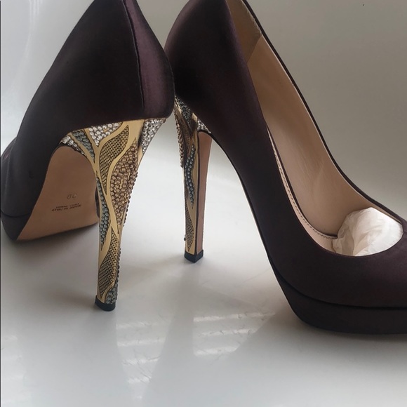 Burgundy Satin jeweled heels - Picture 1 of 8